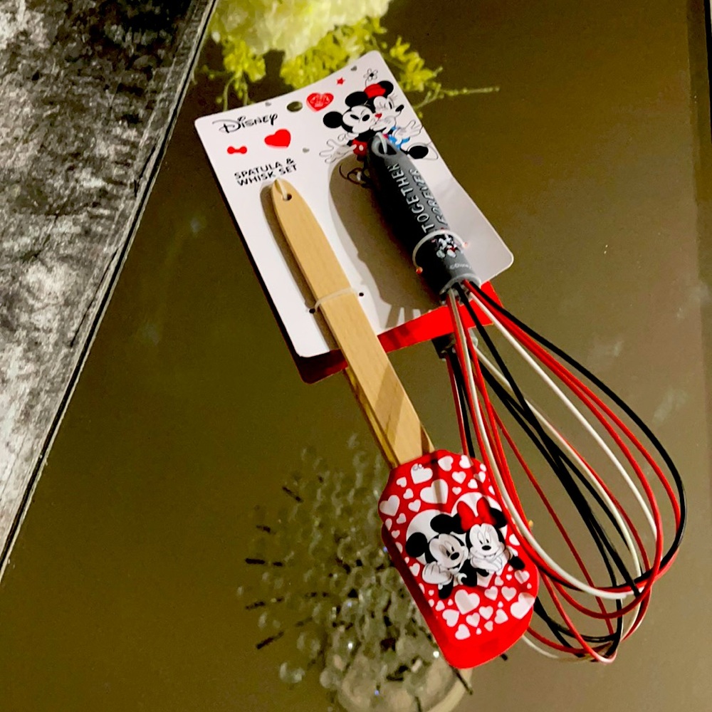 Valentine's Mickey and Minnie Spatula and Whisk set